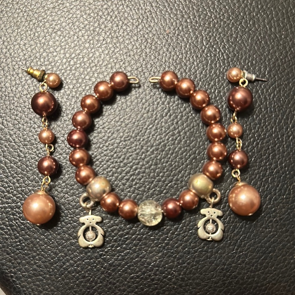 Bracelet and earrings